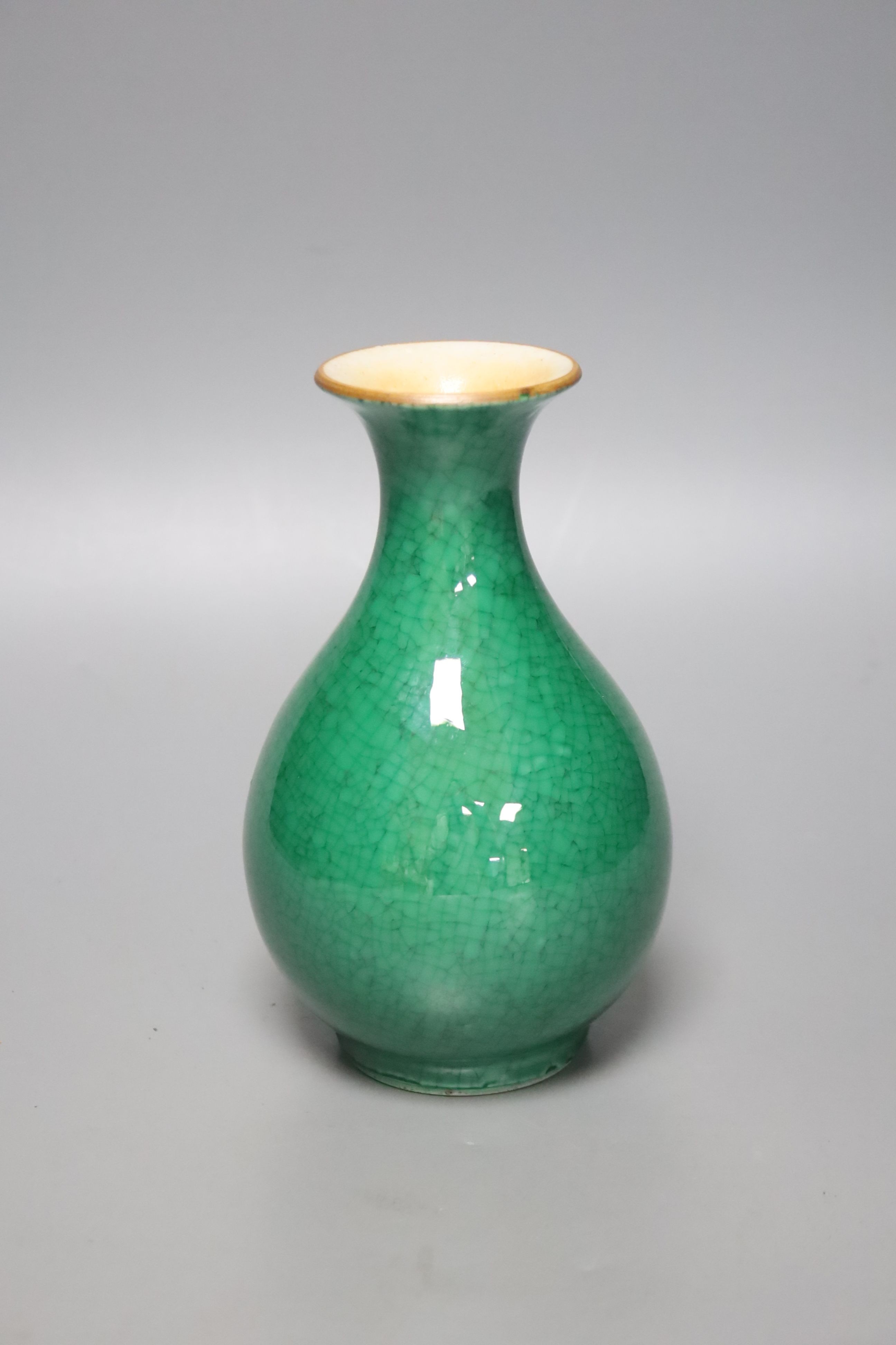 A Chinese green crackle glaze baluster vase, 16cm